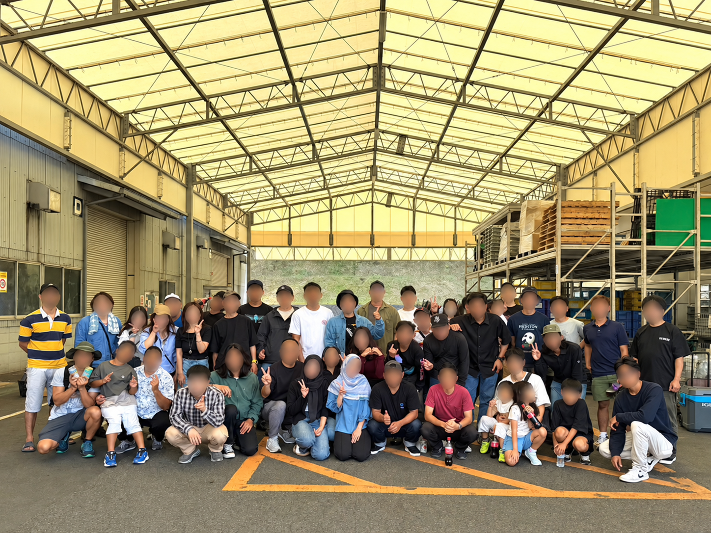 親睦BBQとモルック大会の参加者の集合写真